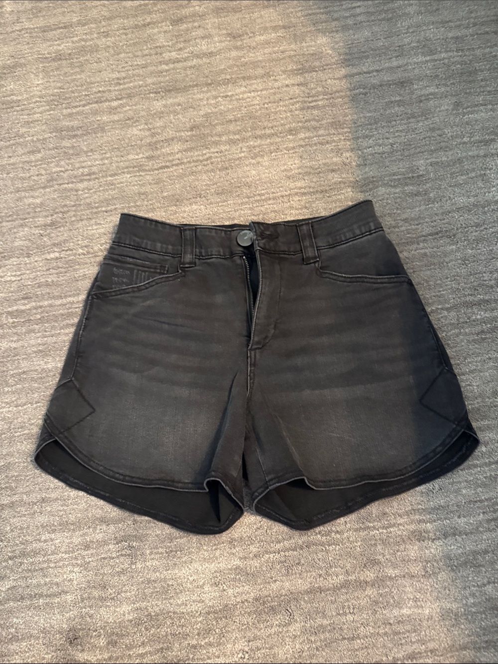Democracy Black High-Waist Curved-Hem Women's Shorts